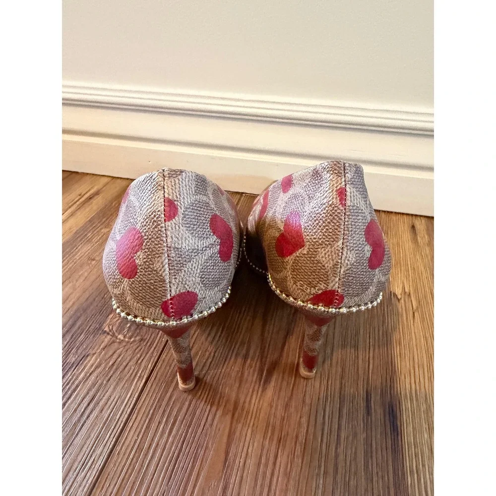 COACH Waverly Pump in Electric Red  Beaded chain Size 8.5